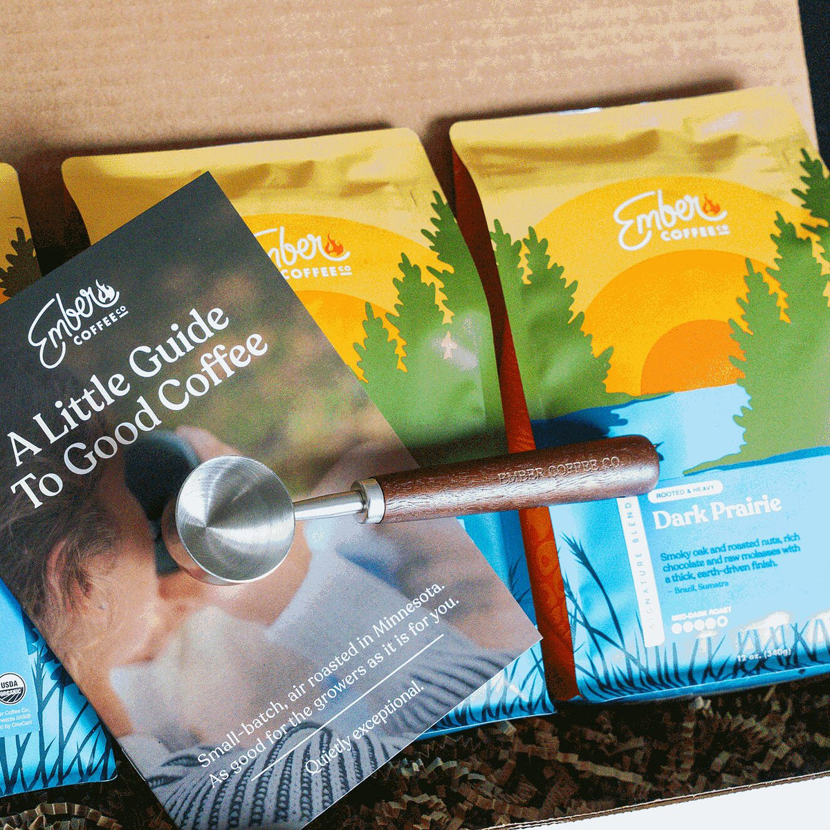 Ember Dark Roast Kit with guide booklet, walnut scoop and Dark Prairie 12 oz bag